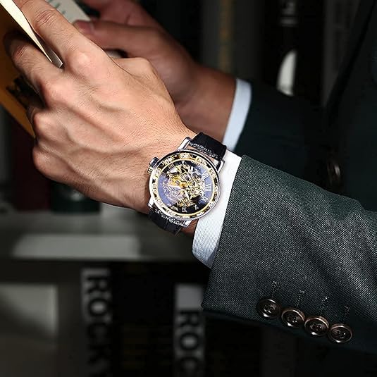 Vintage Manual Mechanical Skull Watch with Diamonds and Engraved Flower Craft Men's Skull Watch Mechanical Classic Roman Numerals