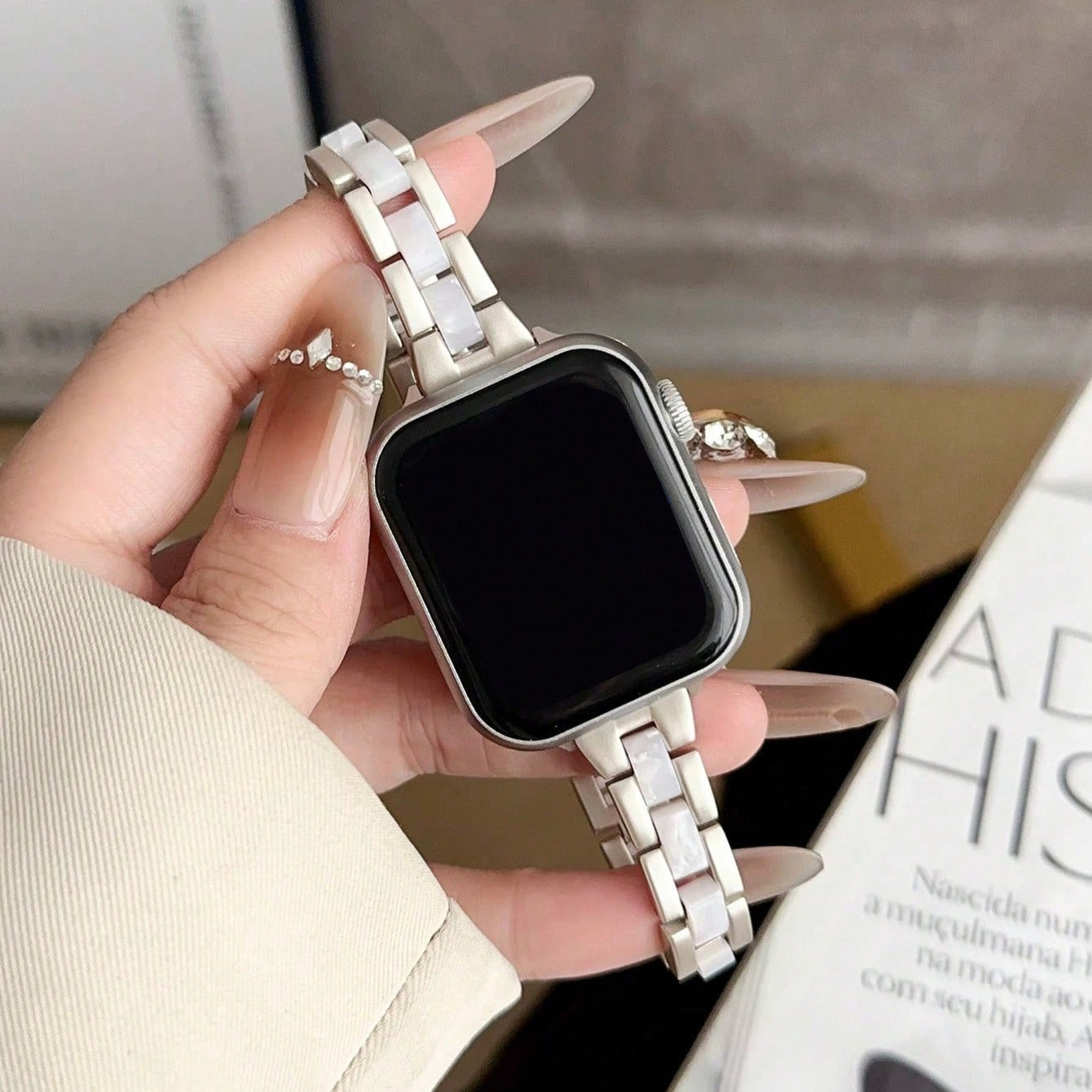 1pc Classic iWatch Strap Fits 38mm\u002F40mm\u002F41mm\u002F42mm\u002F44mm\u002F45mm\u002F49mm Compatible with Series 10\u002F9\u002F8\u002F7\u002FSE\u002F6\u002F5\u002F4\u002F3 Elegant Replacet Band for