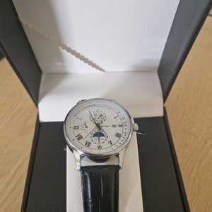 Luxury Men's Stylish Watches